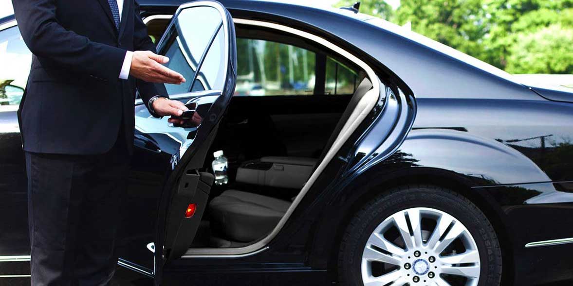 Doctors-Blog-Chauffeur Choosing a Black Car Service for Healthcare Transit in Charleston