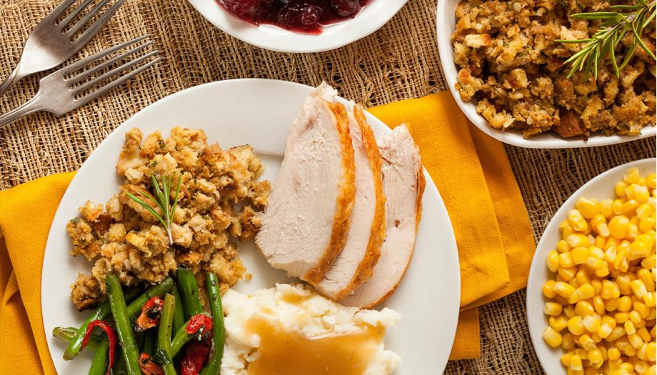 dinner-setting-d30c2550 Top 10 Places for Thanksgiving Dinner in Charleston